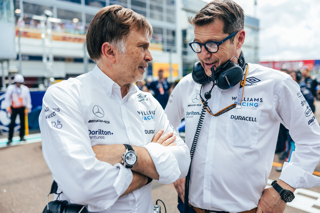 GP MIAMI, (L to R): Jost Capito (GER) Williams Racing Chief Executive Officer with FX Demaison (FRA) Williams Racing Technical Director on the grid.
08.05.2022. Formula 1 World Championship, Rd 5, Miami Grand Prix, Miami, Florida, USA, Gara Day.
- www.xpbimages.com, EMail: requests@xpbimages.com © Copyright: Bearne / XPB Images