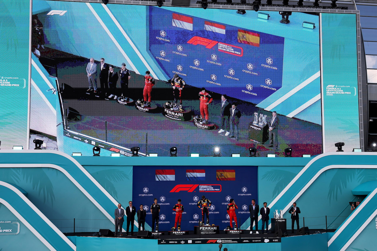 GP MIAMI, The podium (L to R): Charles Leclerc (MON) Ferrari, second; Max Verstappen (NLD) Red Bull Racing, vincitore; Carlos Sainz Jr (ESP) Ferrari, third.
08.05.2022. Formula 1 World Championship, Rd 5, Miami Grand Prix, Miami, Florida, USA, Gara Day.
- www.xpbimages.com, EMail: requests@xpbimages.com © Copyright: Bearne / XPB Images