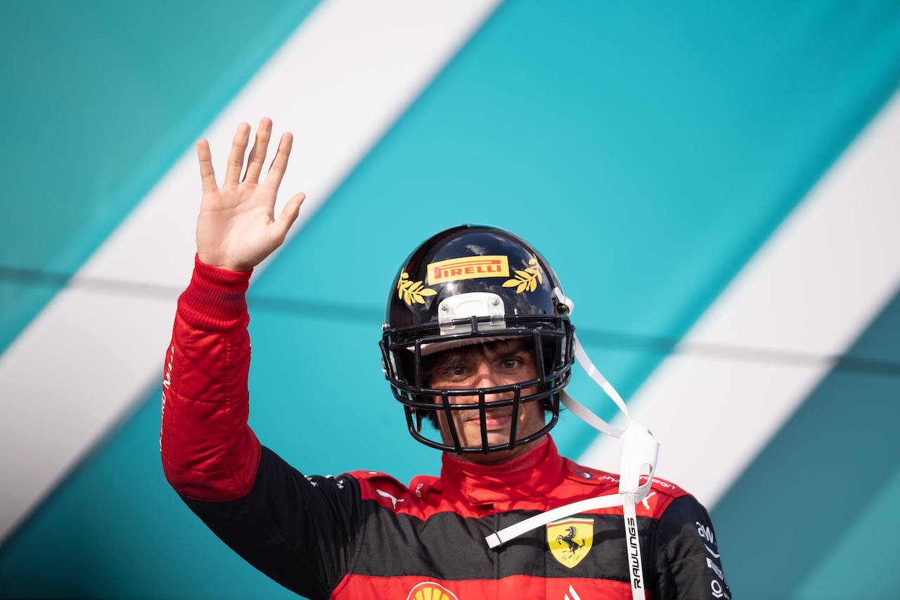 GP MIAMI, Carlos Sainz Jr (ESP) Ferrari celebrates his third position on the podium.
08.05.2022. Formula 1 World Championship, Rd 5, Miami Grand Prix, Miami, Florida, USA, Gara Day.
- www.xpbimages.com, EMail: requests@xpbimages.com © Copyright: Price / XPB Images