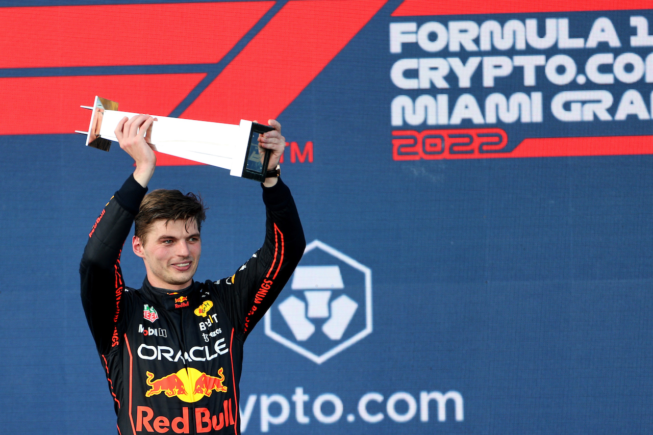 GP MIAMI, Gara winner Max Verstappen (NLD) Red Bull Racing celebrates on the podium.
08.05.2022. Formula 1 World Championship, Rd 5, Miami Grand Prix, Miami, Florida, USA, Gara Day.
- www.xpbimages.com, EMail: requests@xpbimages.com © Copyright: Charniaux / XPB Images