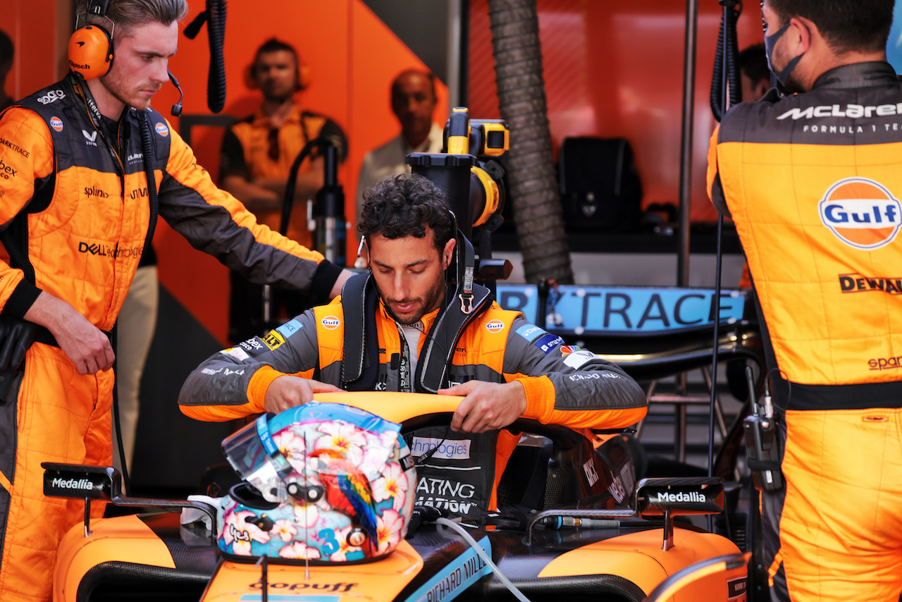 GP MIAMI, Daniel Ricciardo (AUS) McLaren MCL36.
08.05.2022. Formula 1 World Championship, Rd 5, Miami Grand Prix, Miami, Florida, USA, Gara Day.
- www.xpbimages.com, EMail: requests@xpbimages.com © Copyright: Bearne / XPB Images