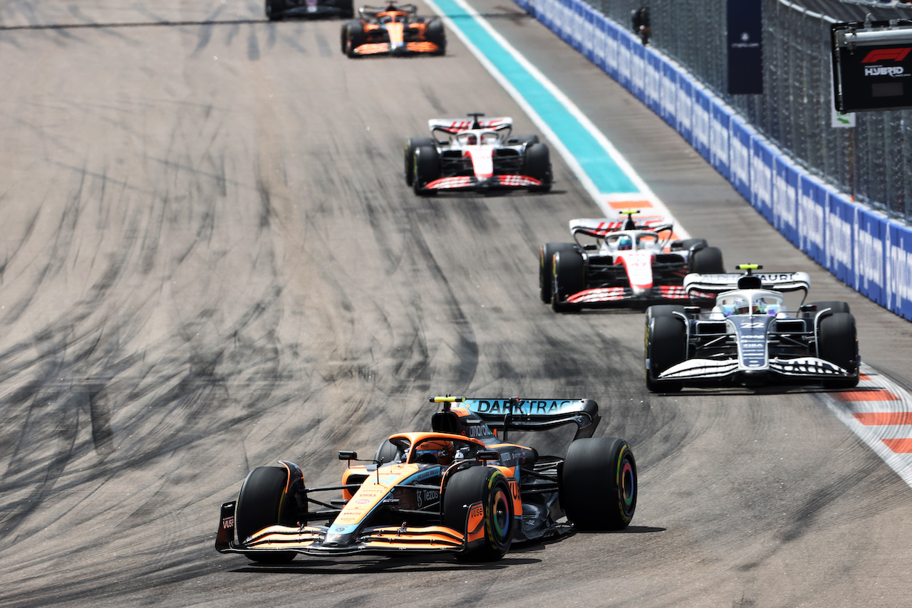 GP MIAMI, Lando Norris (GBR) McLaren MCL36.
08.05.2022. Formula 1 World Championship, Rd 5, Miami Grand Prix, Miami, Florida, USA, Gara Day.
- www.xpbimages.com, EMail: requests@xpbimages.com © Copyright: Charniaux / XPB Images