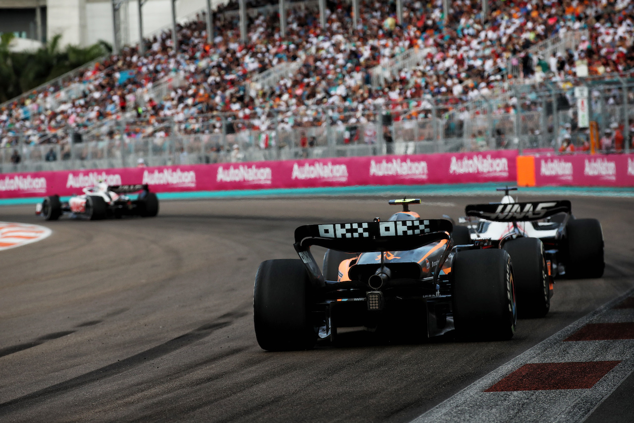 GP MIAMI, Lando Norris (GBR) McLaren MCL36.
08.05.2022. Formula 1 World Championship, Rd 5, Miami Grand Prix, Miami, Florida, USA, Gara Day.
 - www.xpbimages.com, EMail: requests@xpbimages.com © Copyright: Coates / XPB Images