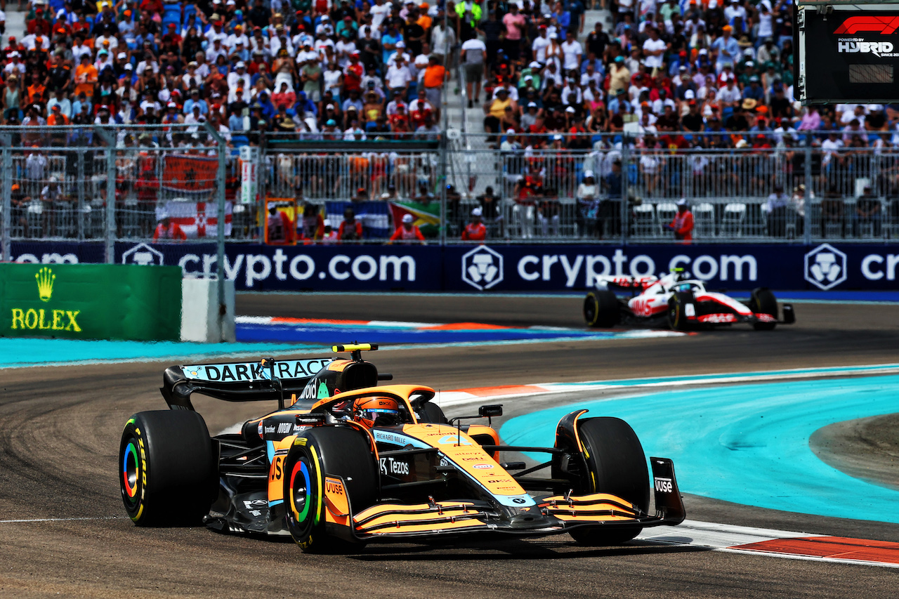 GP MIAMI, Lando Norris (GBR) McLaren MCL36.
08.05.2022. Formula 1 World Championship, Rd 5, Miami Grand Prix, Miami, Florida, USA, Gara Day.
- www.xpbimages.com, EMail: requests@xpbimages.com © Copyright: Batchelor / XPB Images