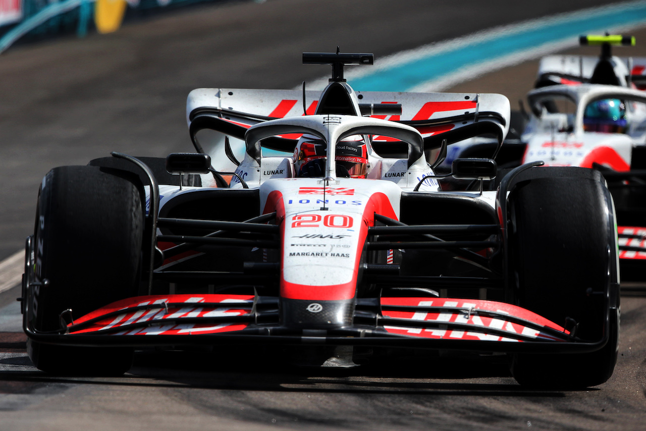 GP MIAMI, Kevin Magnussen (DEN) Haas VF-22.
08.05.2022. Formula 1 World Championship, Rd 5, Miami Grand Prix, Miami, Florida, USA, Gara Day.
- www.xpbimages.com, EMail: requests@xpbimages.com © Copyright: Rew / XPB Images