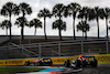 GP MIAMI, Carlos Sainz Jr (ESP) Ferrari F1-75 davanti a Sergio Perez (MEX) Red Bull Racing RB18.
08.05.2022. Formula 1 World Championship, Rd 5, Miami Grand Prix, Miami, Florida, USA, Gara Day.
- www.xpbimages.com, EMail: requests@xpbimages.com © Copyright: Rew / XPB Images