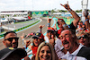 GP MIAMI, Ferrari fans e Carlos Sainz Jr (ESP) Ferrari F1-75.
08.05.2022. Formula 1 World Championship, Rd 5, Miami Grand Prix, Miami, Florida, USA, Gara Day.
- www.xpbimages.com, EMail: requests@xpbimages.com © Copyright: Bearne / XPB Images