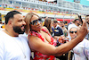 GP MIAMI, (L to R): DJ Khaled (USA) with Serena Williams (USA) Tennis Player on the grid.
08.05.2022. Formula 1 World Championship, Rd 5, Miami Grand Prix, Miami, Florida, USA, Gara Day.
- www.xpbimages.com, EMail: requests@xpbimages.com © Copyright: Price / XPB Images