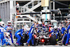 GP MIAMI, Mick Schumacher (GER) Haas VF-22 makes a pit stop.
08.05.2022. Formula 1 World Championship, Rd 5, Miami Grand Prix, Miami, Florida, USA, Gara Day.
- www.xpbimages.com, EMail: requests@xpbimages.com © Copyright: Batchelor / XPB Images