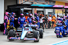 GP MIAMI, Fernando Alonso (ESP) Alpine F1 Team A522 makes a pit stop.
08.05.2022. Formula 1 World Championship, Rd 5, Miami Grand Prix, Miami, Florida, USA, Gara Day.
- www.xpbimages.com, EMail: requests@xpbimages.com © Copyright: Batchelor / XPB Images