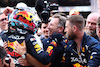 GP MIAMI, Max Verstappen (NLD) Red Bull Racing RB18 celebrates 1st place with Christian Horner (GBR) Red Bull Racing Team Principal.
08.05.2022. Formula 1 World Championship, Rd 5, Miami Grand Prix, Miami, Florida, USA, Gara Day.
- www.xpbimages.com, EMail: requests@xpbimages.com ¬© Copyright: Batchelor / XPB Images