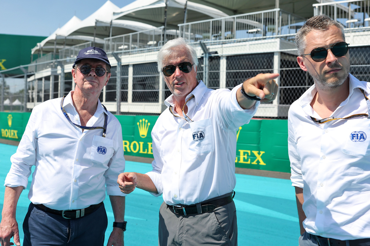 GP MIAMI, Gary Connely (AUS) FIA Steward e CAMS (Left) e Danny Sullivan (USA) FIA Steward (Centre).
05.05.2022. Formula 1 World Championship, Rd 5, Miami Grand Prix, Miami, Florida, USA, Preparation Day.
- www.xpbimages.com, EMail: requests@xpbimages.com © Copyright: Bearne / XPB Images