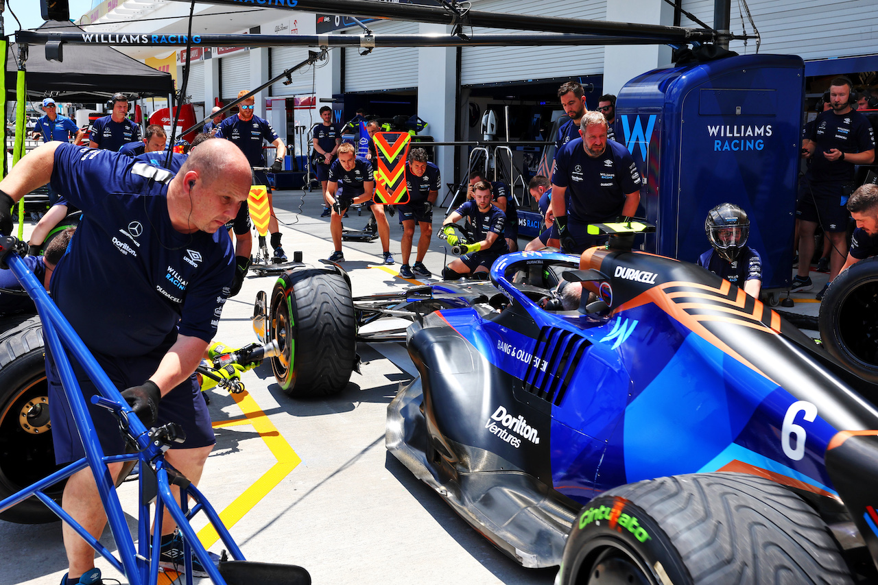 GP MIAMI, Williams Racing practices a pit stop.
05.05.2022. Formula 1 World Championship, Rd 5, Miami Grand Prix, Miami, Florida, USA, Preparation Day.
- www.xpbimages.com, EMail: requests@xpbimages.com © Copyright: Batchelor / XPB Images