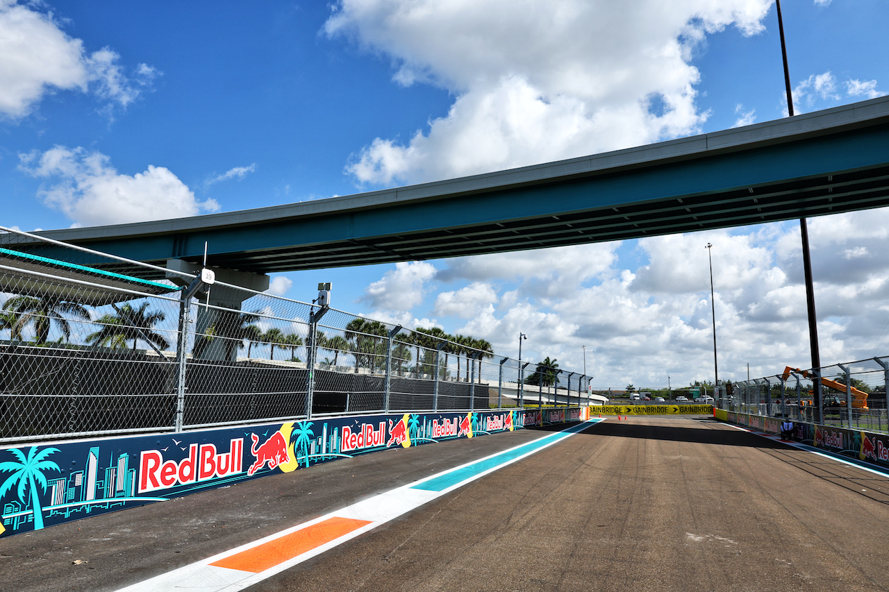 GP MIAMI, Circuit Atmosfera - track detail.
05.05.2022. Formula 1 World Championship, Rd 5, Miami Grand Prix, Miami, Florida, USA, Preparation Day.
- www.xpbimages.com, EMail: requests@xpbimages.com © Copyright: Batchelor / XPB Images