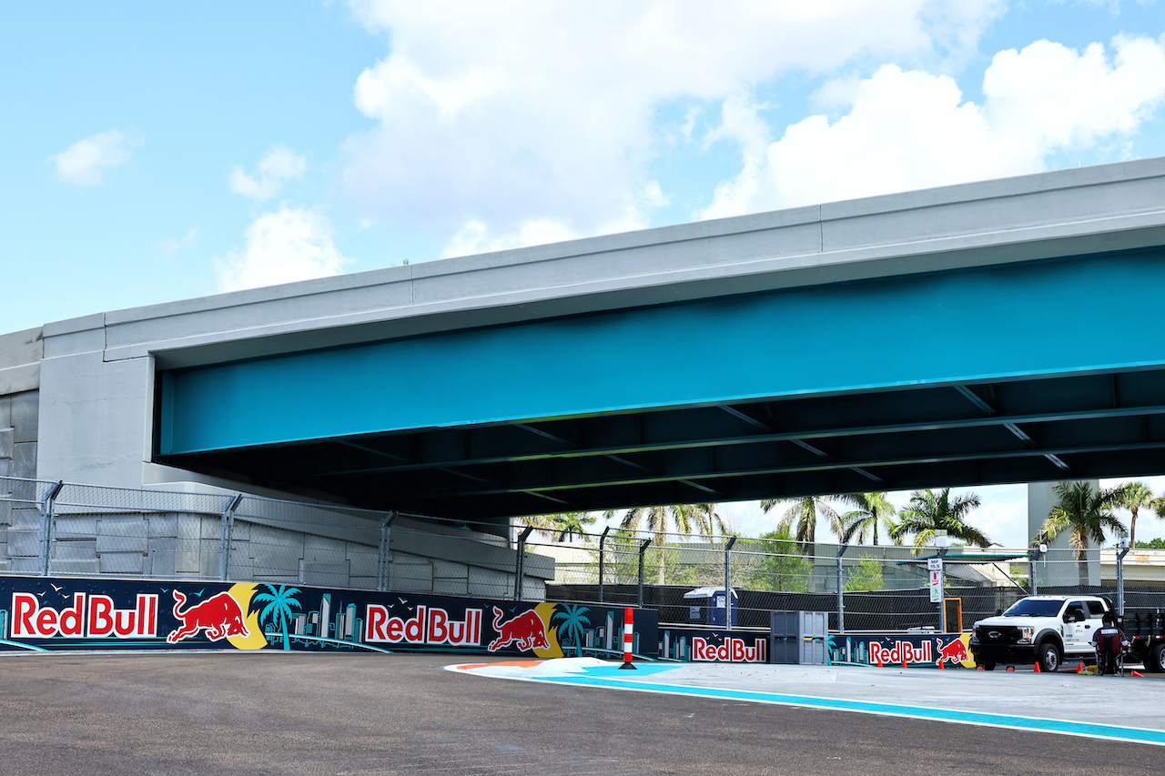 GP MIAMI, Circuit Atmosfera - track detail.
05.05.2022. Formula 1 World Championship, Rd 5, Miami Grand Prix, Miami, Florida, USA, Preparation Day.
- www.xpbimages.com, EMail: requests@xpbimages.com © Copyright: Batchelor / XPB Images
