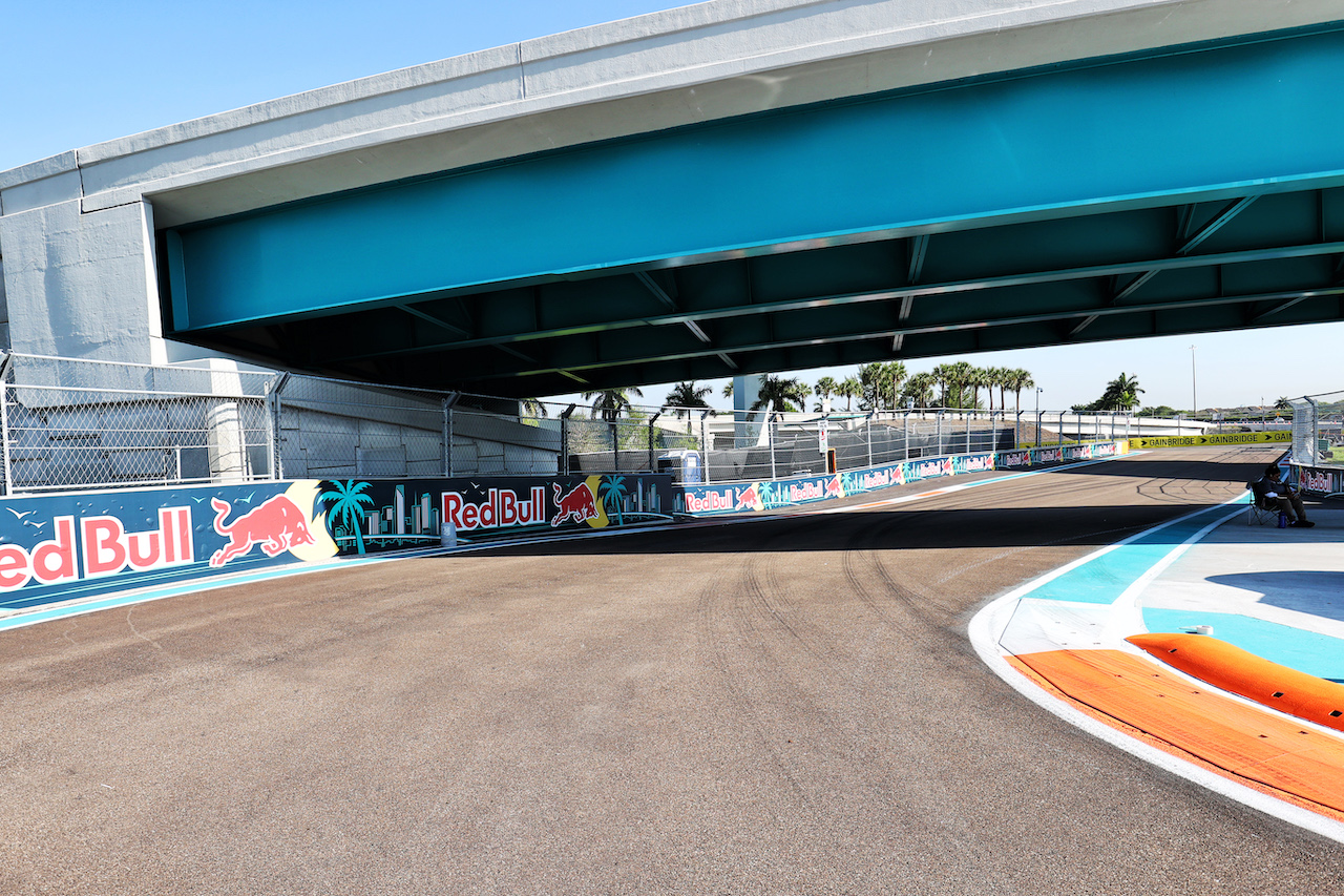 GP MIAMI, Circuit Atmosfera - track detail.
05.05.2022. Formula 1 World Championship, Rd 5, Miami Grand Prix, Miami, Florida, USA, Preparation Day.
- www.xpbimages.com, EMail: requests@xpbimages.com © Copyright: Batchelor / XPB Images