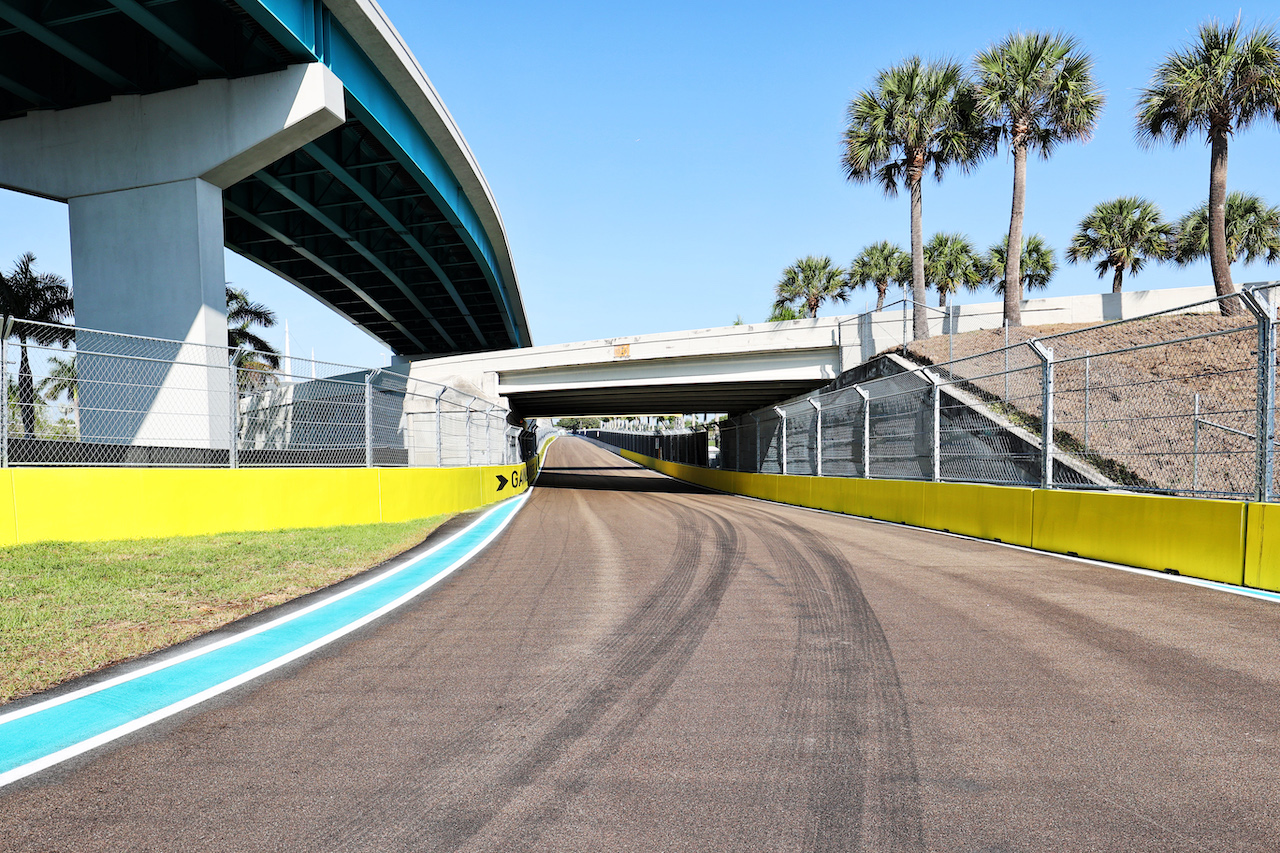 GP MIAMI, Circuit Atmosfera - track detail.
05.05.2022. Formula 1 World Championship, Rd 5, Miami Grand Prix, Miami, Florida, USA, Preparation Day.
- www.xpbimages.com, EMail: requests@xpbimages.com © Copyright: Batchelor / XPB Images