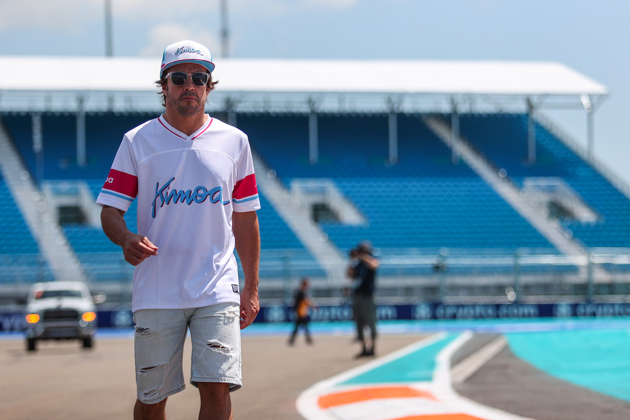 GP MIAMI, Fernando Alonso (ESP), Alpine F1 Team 
05.05.2022. Formula 1 World Championship, Rd 5, Miami Grand Prix, Miami, Florida, USA, Preparation Day.
- www.xpbimages.com, EMail: requests@xpbimages.com ¬© Copyright: Charniaux / XPB Images