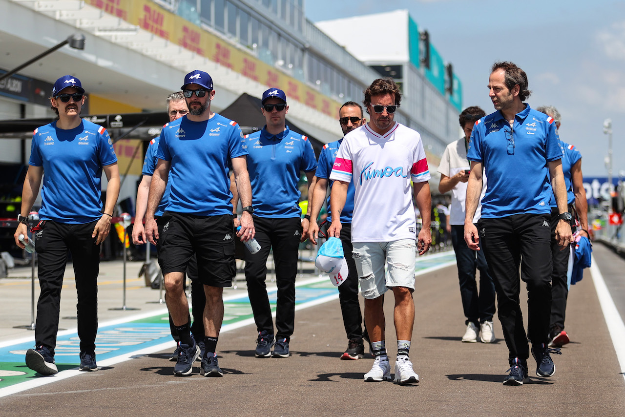 GP MIAMI, Fernando Alonso (ESP), Alpine F1 Team 
05.05.2022. Formula 1 World Championship, Rd 5, Miami Grand Prix, Miami, Florida, USA, Preparation Day.
- www.xpbimages.com, EMail: requests@xpbimages.com ¬© Copyright: Charniaux / XPB Images