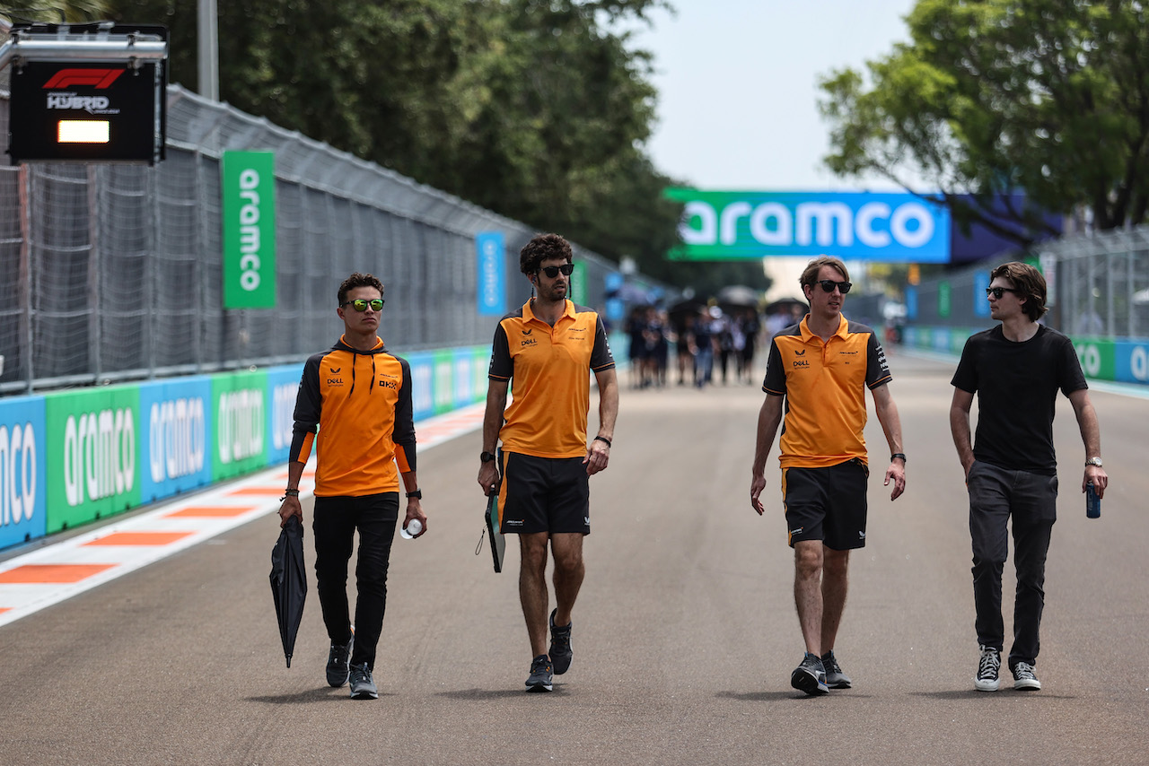 GP MIAMI, Lando Norris (GBR), McLaren F1 Team 
05.05.2022. Formula 1 World Championship, Rd 5, Miami Grand Prix, Miami, Florida, USA, Preparation Day.
- www.xpbimages.com, EMail: requests@xpbimages.com ¬© Copyright: Charniaux / XPB Images