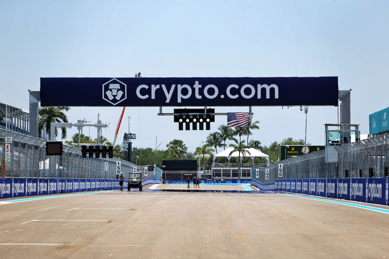 GP MIAMI, Circuit Atmosfera - partenza / finish straight.
05.05.2022. Formula 1 World Championship, Rd 5, Miami Grand Prix, Miami, Florida, USA, Preparation Day.
- www.xpbimages.com, EMail: requests@xpbimages.com © Copyright: Rew / XPB Images