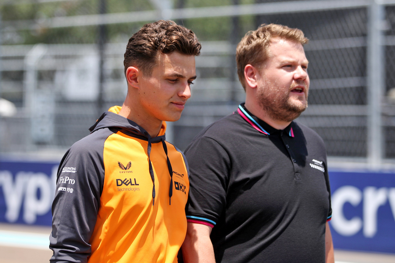 GP MIAMI, (L to R): Lando Norris (GBR) McLaren walks the circuit with James Corden (GBR) Actor.
05.05.2022. Formula 1 World Championship, Rd 5, Miami Grand Prix, Miami, Florida, USA, Preparation Day.
- www.xpbimages.com, EMail: requests@xpbimages.com © Copyright: Rew / XPB Images