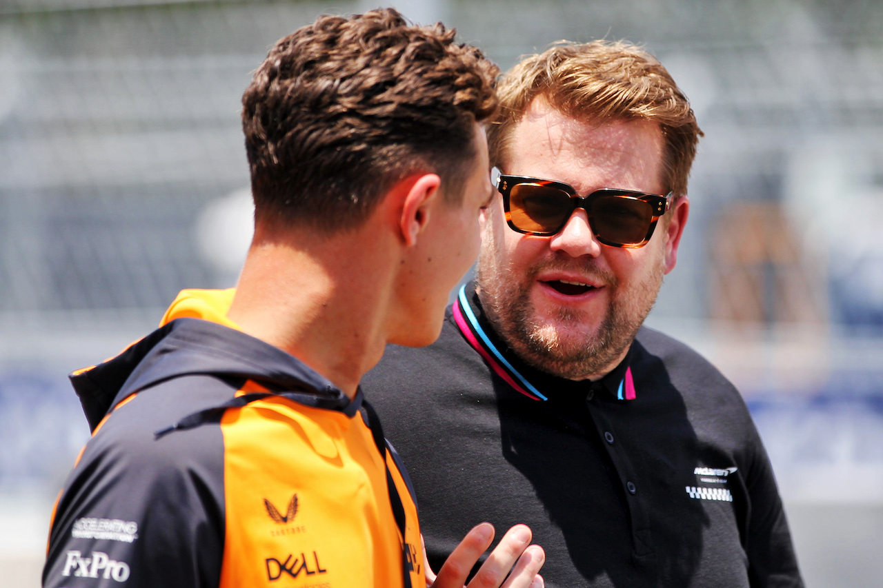 GP MIAMI, (L to R): Lando Norris (GBR) McLaren walks the circuit with James Corden (GBR) Actor.
05.05.2022. Formula 1 World Championship, Rd 5, Miami Grand Prix, Miami, Florida, USA, Preparation Day.
- www.xpbimages.com, EMail: requests@xpbimages.com © Copyright: Rew / XPB Images