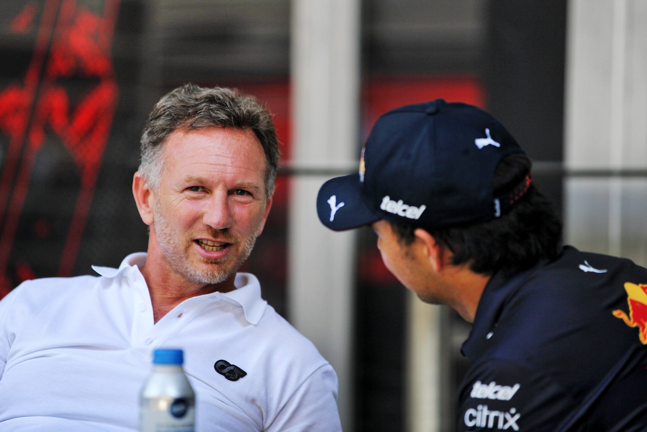 GP MIAMI, (L to R): Christian Horner (GBR) Red Bull Racing Team Principal with Sergio Perez (MEX) Red Bull Racing.
05.05.2022. Formula 1 World Championship, Rd 5, Miami Grand Prix, Miami, Florida, USA, Preparation Day.
- www.xpbimages.com, EMail: requests@xpbimages.com © Copyright: Rew / XPB Images