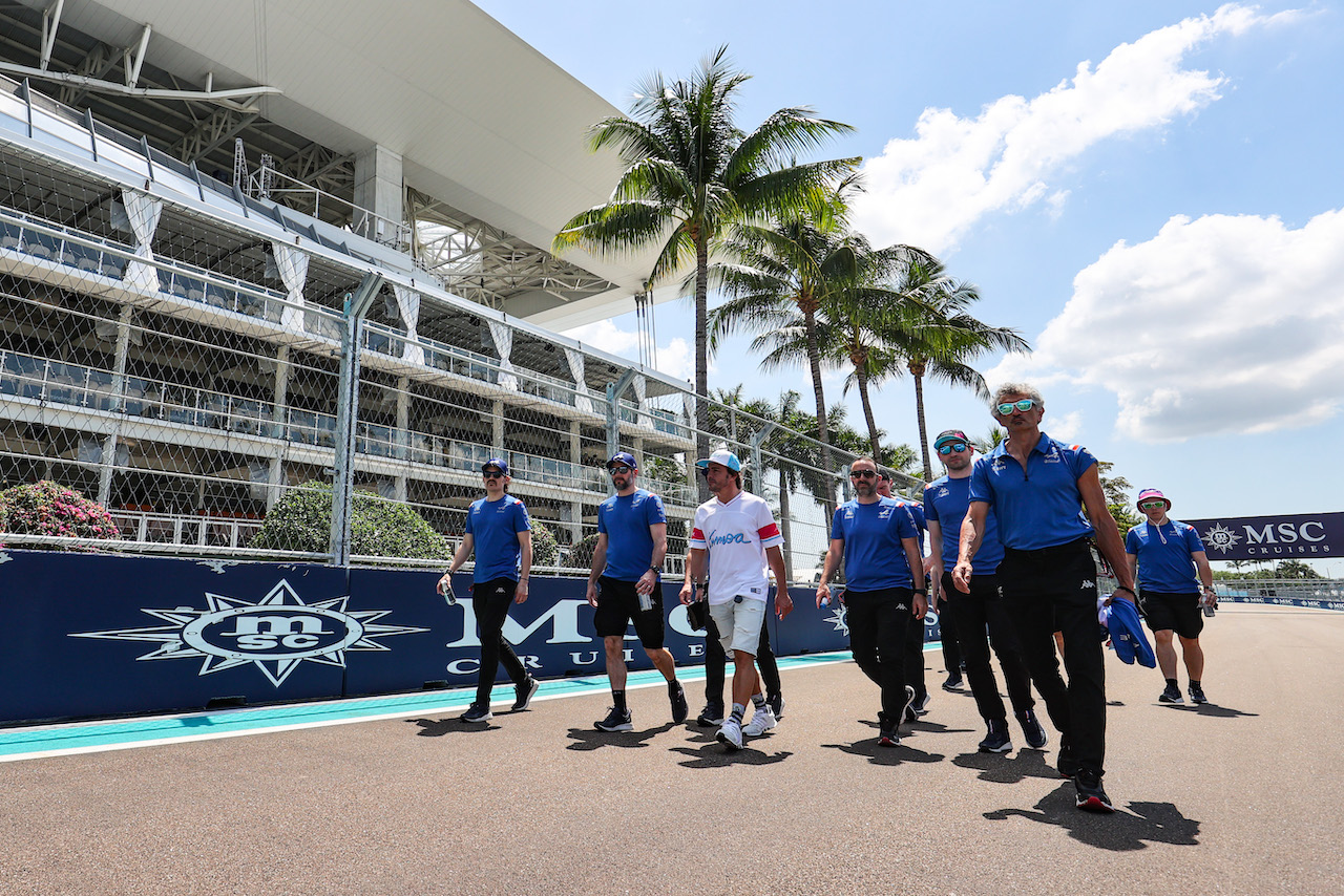 GP MIAMI, Fernando Alonso (ESP), Alpine F1 Team 
05.05.2022. Formula 1 World Championship, Rd 5, Miami Grand Prix, Miami, Florida, USA, Preparation Day.
- www.xpbimages.com, EMail: requests@xpbimages.com ¬© Copyright: Charniaux / XPB Images
