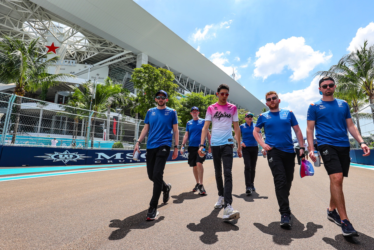 GP MIAMI, Esteban Ocon (FRA), Alpine F1 Team 
05.05.2022. Formula 1 World Championship, Rd 5, Miami Grand Prix, Miami, Florida, USA, Preparation Day.
- www.xpbimages.com, EMail: requests@xpbimages.com ¬© Copyright: Charniaux / XPB Images