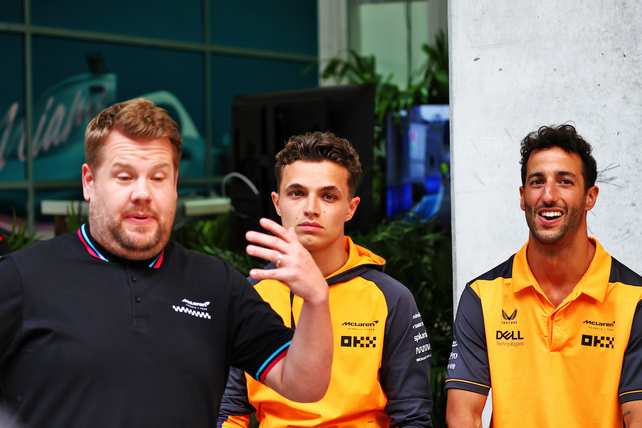 GP MIAMI, (L to R): James Corden (GBR) Actor with Lando Norris (GBR) McLaren e Daniel Ricciardo (AUS) McLaren.
05.05.2022. Formula 1 World Championship, Rd 5, Miami Grand Prix, Miami, Florida, USA, Preparation Day.
- www.xpbimages.com, EMail: requests@xpbimages.com © Copyright: Batchelor / XPB Images