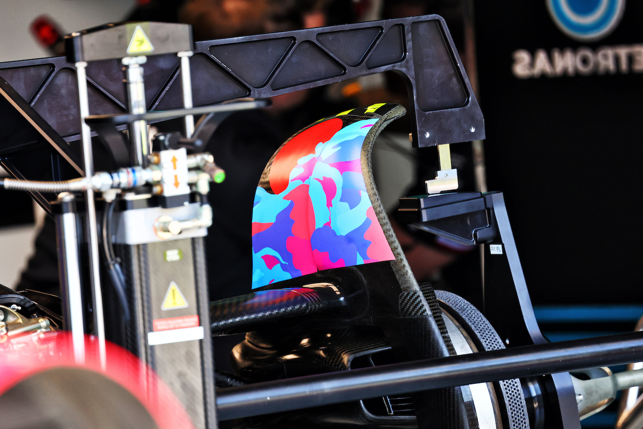 GP MIAMI, Mercedes AMG F1 W13 wheel fin detail.
05.05.2022. Formula 1 World Championship, Rd 5, Miami Grand Prix, Miami, Florida, USA, Preparation Day.
- www.xpbimages.com, EMail: requests@xpbimages.com © Copyright: Batchelor / XPB Images