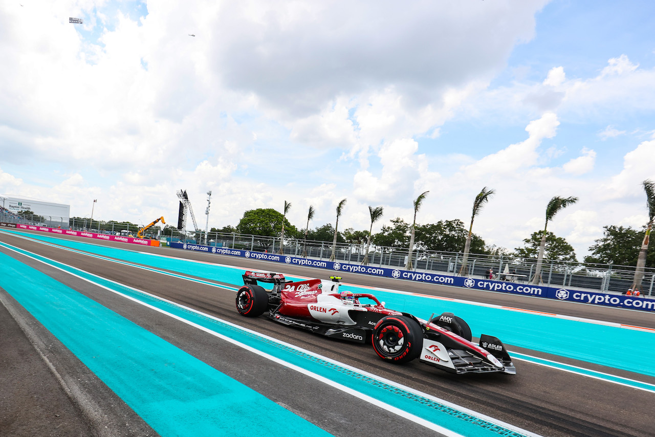 GP MIAMI, Guanyu Zhou (CHI), Alfa Romeo Racing 
07.05.2022. Formula 1 World Championship, Rd 5, Miami Grand Prix, Miami, Florida, USA, Qualifiche Day.
- www.xpbimages.com, EMail: requests@xpbimages.com ¬© Copyright: Charniaux / XPB Images