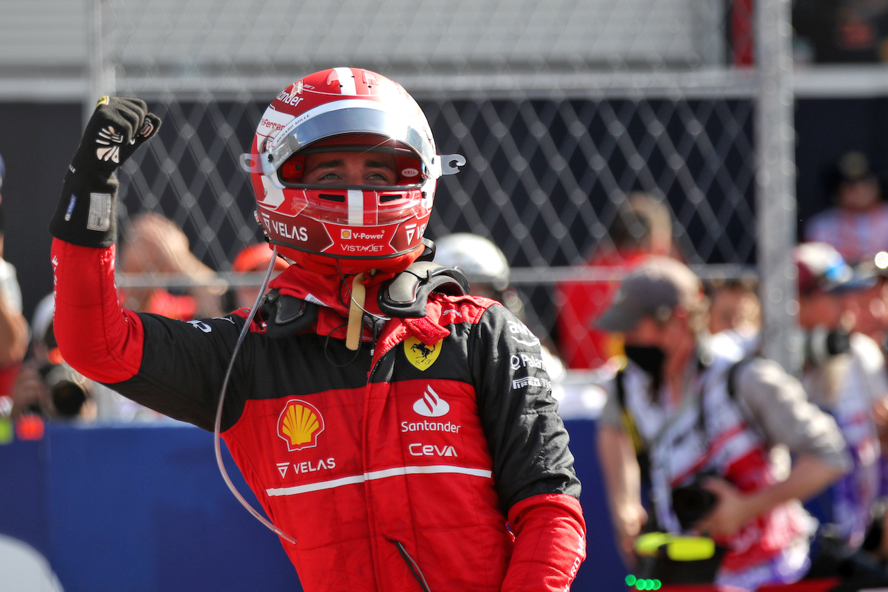 GP MIAMI, Charles Leclerc (MON) Ferrari celebrates his pole position in parc ferme.
07.05.2022. Formula 1 World Championship, Rd 5, Miami Grand Prix, Miami, Florida, USA, Qualifiche Day.
 - www.xpbimages.com, EMail: requests@xpbimages.com © Copyright: Coates / XPB Images
