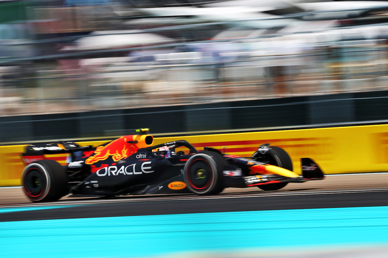 GP MIAMI, Sergio Perez (MEX) Red Bull Racing RB18.
07.05.2022. Formula 1 World Championship, Rd 5, Miami Grand Prix, Miami, Florida, USA, Qualifiche Day.
- www.xpbimages.com, EMail: requests@xpbimages.com © Copyright: Rew / XPB Images