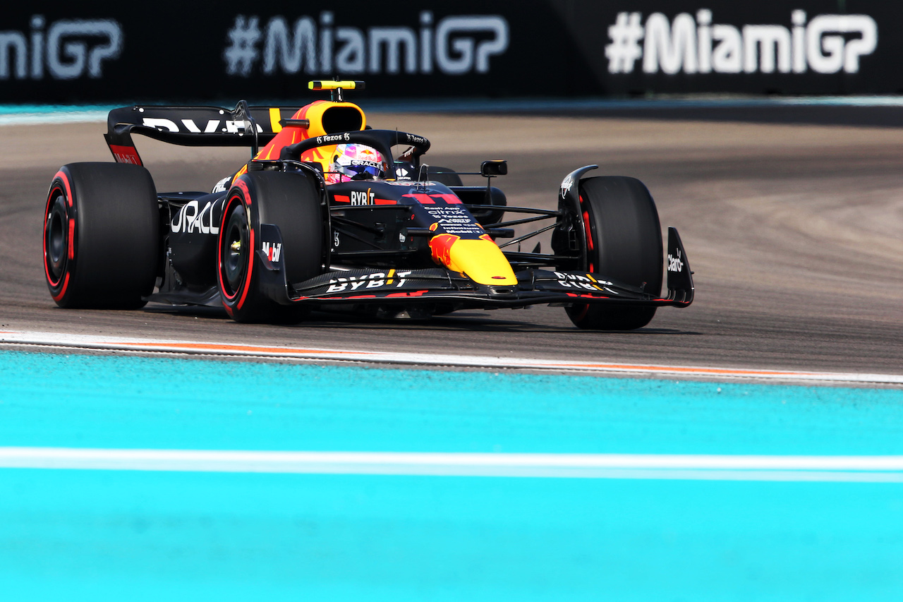 GP MIAMI, Sergio Perez (MEX) Red Bull Racing RB18.
07.05.2022. Formula 1 World Championship, Rd 5, Miami Grand Prix, Miami, Florida, USA, Qualifiche Day.
- www.xpbimages.com, EMail: requests@xpbimages.com © Copyright: Rew / XPB Images