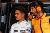 GP MIAMI, (L to R): lnop with Jose Manuel Lopez Garcia (ESP) McLaren Lead Performance Engineer.
07.05.2022. Formula 1 World Championship, Rd 5, Miami Grand Prix, Miami, Florida, USA, Qualifiche Day.
- www.xpbimages.com, EMail: requests@xpbimages.com © Copyright: Batchelor / XPB Images