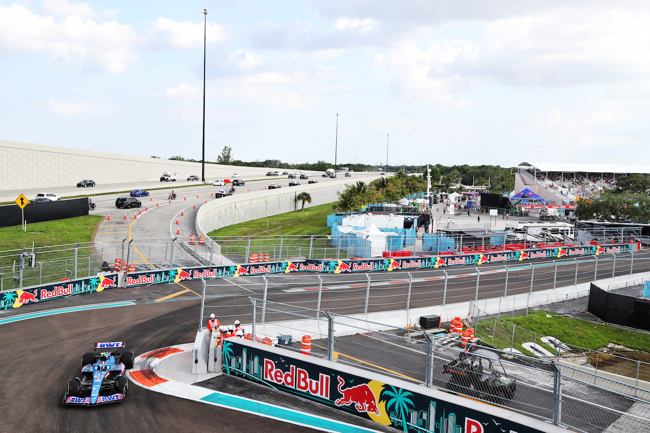 GP MIAMI, Esteban Ocon (FRA) Alpine F1 Team A522.
06.05.2022. Formula 1 World Championship, Rd 5, Miami Grand Prix, Miami, Florida, USA, Practice Day.
 - www.xpbimages.com, EMail: requests@xpbimages.com © Copyright: Coates / XPB Images