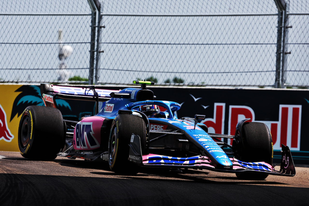 GP MIAMI, Esteban Ocon (FRA) Alpine F1 Team A522.
06.05.2022. Formula 1 World Championship, Rd 5, Miami Grand Prix, Miami, Florida, USA, Practice Day.
- www.xpbimages.com, EMail: requests@xpbimages.com © Copyright: Bearne / XPB Images