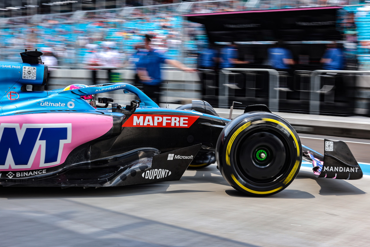 GP MIAMI, Fernando Alonso (ESP), Alpine F1 Team 
06.05.2022. Formula 1 World Championship, Rd 5, Miami Grand Prix, Miami, Florida, USA, Practice Day.
- www.xpbimages.com, EMail: requests@xpbimages.com ¬© Copyright: Charniaux / XPB Images