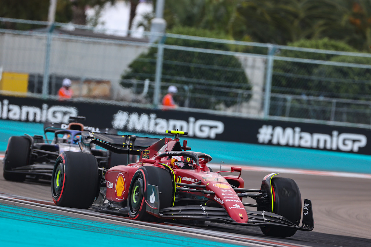 GP MIAMI, Carlos Sainz Jr (ESP), Ferrari 
06.05.2022. Formula 1 World Championship, Rd 5, Miami Grand Prix, Miami, Florida, USA, Practice Day.
- www.xpbimages.com, EMail: requests@xpbimages.com ¬© Copyright: Charniaux / XPB Images