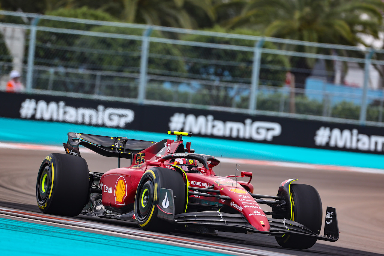 GP MIAMI, Carlos Sainz Jr (ESP), Ferrari 
06.05.2022. Formula 1 World Championship, Rd 5, Miami Grand Prix, Miami, Florida, USA, Practice Day.
- www.xpbimages.com, EMail: requests@xpbimages.com ¬© Copyright: Charniaux / XPB Images