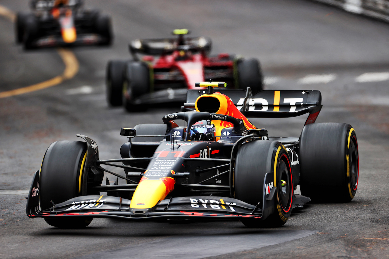 GP MONACO, Sergio Perez (MEX) Red Bull Racing RB18.
29.05.2022. Formula 1 World Championship, Rd 7, Monaco Grand Prix, Monte Carlo, Monaco, Gara Day.
- www.xpbimages.com, EMail: requests@xpbimages.com © Copyright: Charniaux / XPB Images