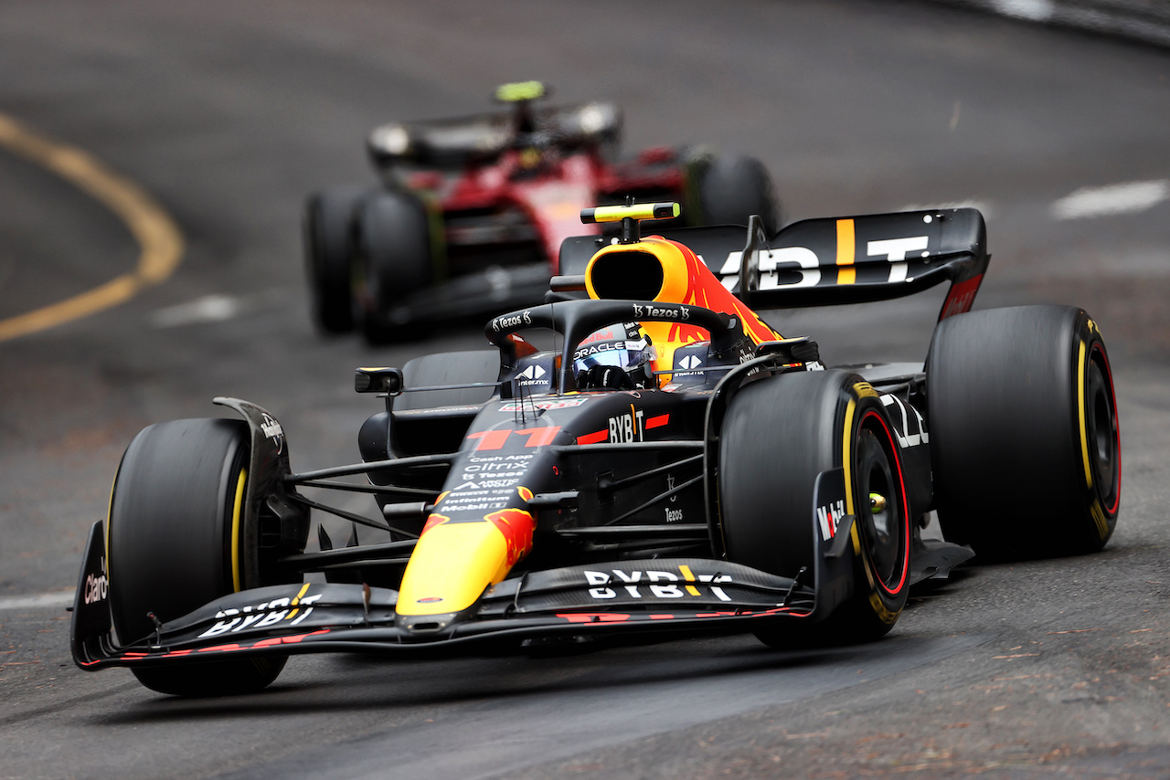 GP MONACO, Sergio Perez (MEX) Red Bull Racing RB18.
29.05.2022. Formula 1 World Championship, Rd 7, Monaco Grand Prix, Monte Carlo, Monaco, Gara Day.
- www.xpbimages.com, EMail: requests@xpbimages.com © Copyright: Charniaux / XPB Images