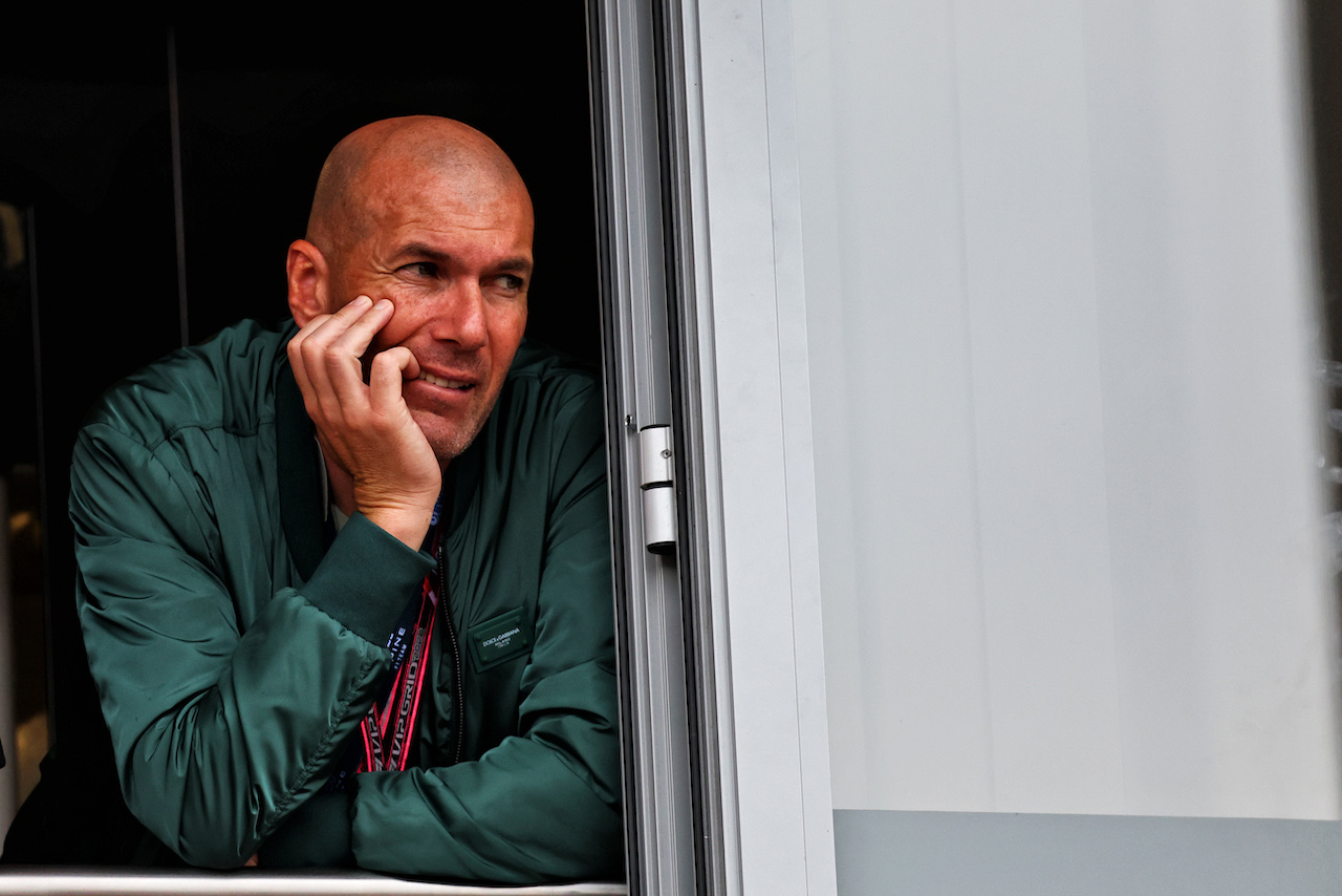 GP MONACO, Zinedine Zidane (FRA) Football Manager.
29.05.2022. Formula 1 World Championship, Rd 7, Monaco Grand Prix, Monte Carlo, Monaco, Gara Day.
- www.xpbimages.com, EMail: requests@xpbimages.com © Copyright: Batchelor / XPB Images