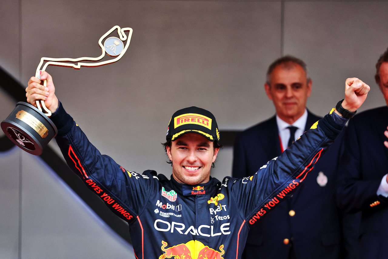 GP MONACO, Gara winner Carlos Sainz Jr (ESP) Ferrari celebrates on the podium.
29.05.2022. Formula 1 World Championship, Rd 7, Monaco Grand Prix, Monte Carlo, Monaco, Gara Day.
- www.xpbimages.com, EMail: requests@xpbimages.com © Copyright: Batchelor / XPB Images