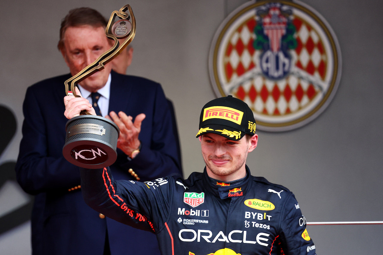 GP MONACO, Max Verstappen (NLD) Red Bull Racing celebrates his third position on the podium.
29.05.2022. Formula 1 World Championship, Rd 7, Monaco Grand Prix, Monte Carlo, Monaco, Gara Day.
- www.xpbimages.com, EMail: requests@xpbimages.com © Copyright: Batchelor / XPB Images