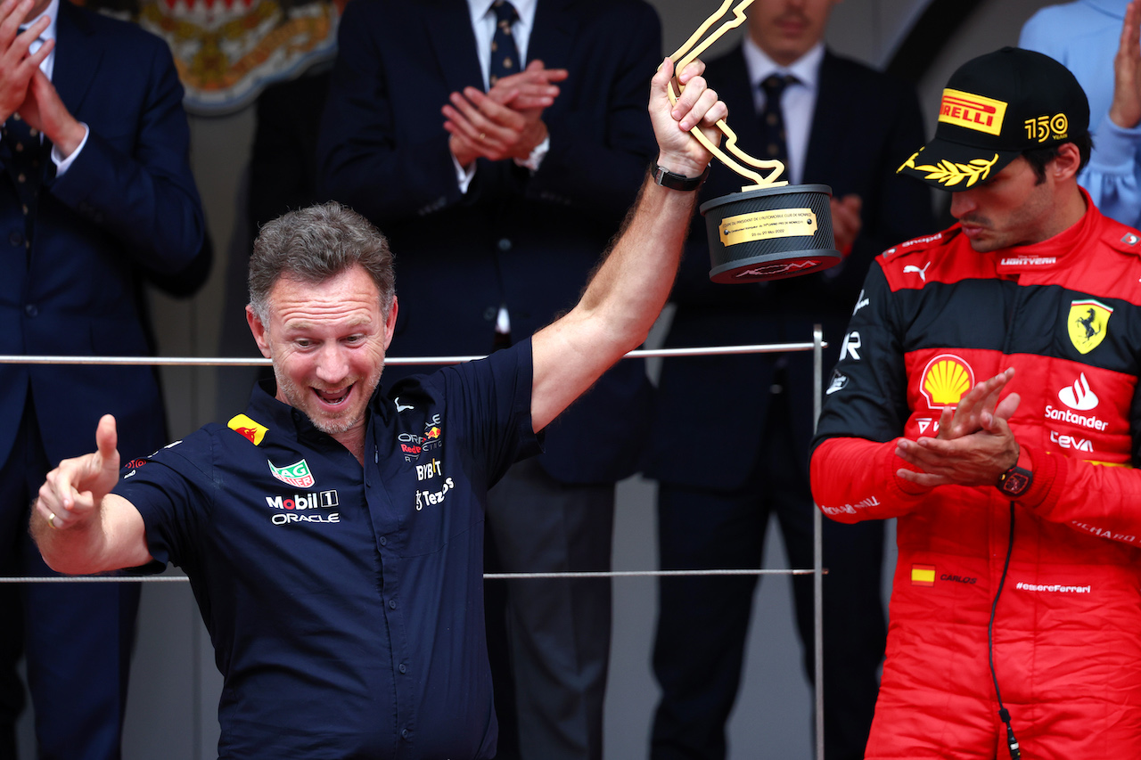 GP MONACO, Christian Horner (GBR) Red Bull Racing Team Principal celebrates on the podium.
29.05.2022. Formula 1 World Championship, Rd 7, Monaco Grand Prix, Monte Carlo, Monaco, Gara Day.
- www.xpbimages.com, EMail: requests@xpbimages.com © Copyright: Batchelor / XPB Images