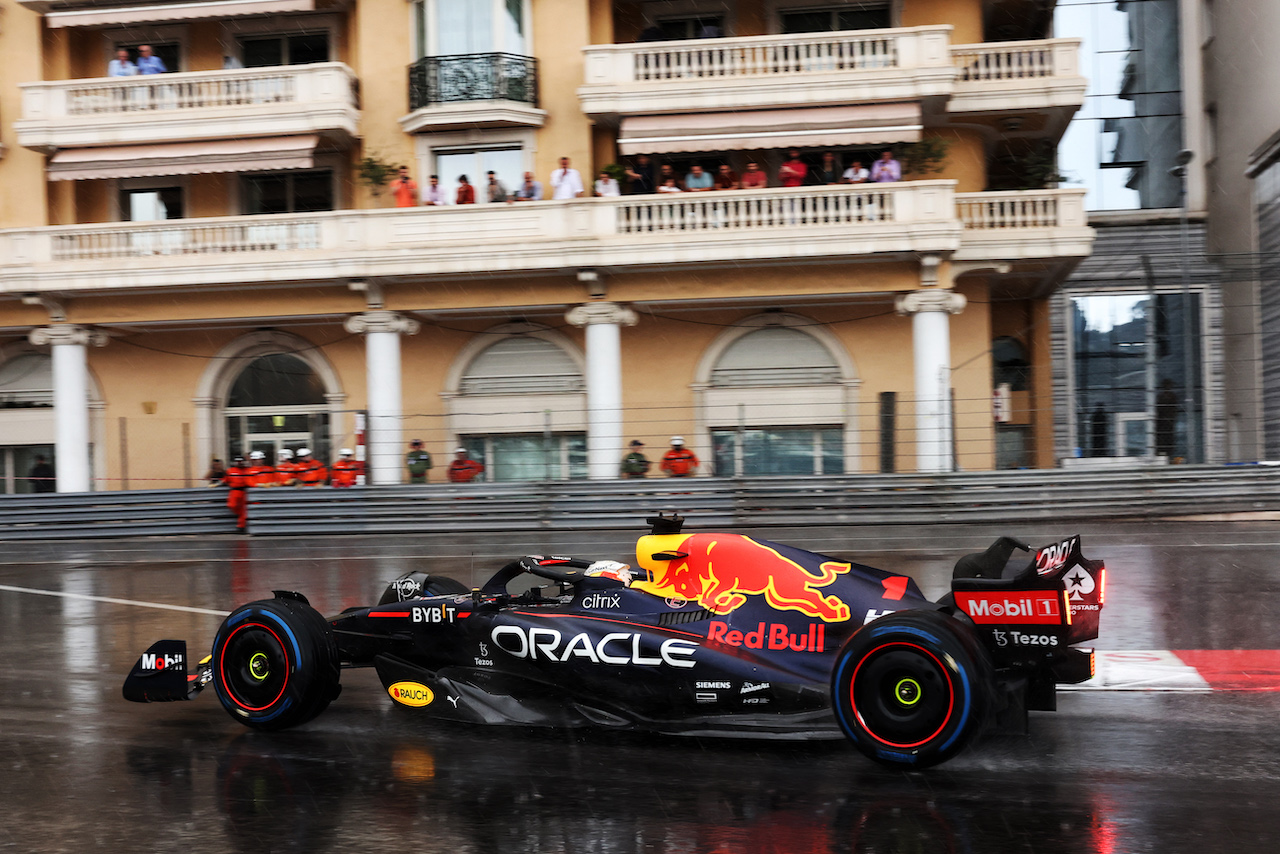 GP MONACO, Max Verstappen (NLD) Red Bull Racing RB18.
29.05.2022. Formula 1 World Championship, Rd 7, Monaco Grand Prix, Monte Carlo, Monaco, Gara Day.
- www.xpbimages.com, EMail: requests@xpbimages.com © Copyright: Bearne / XPB Images