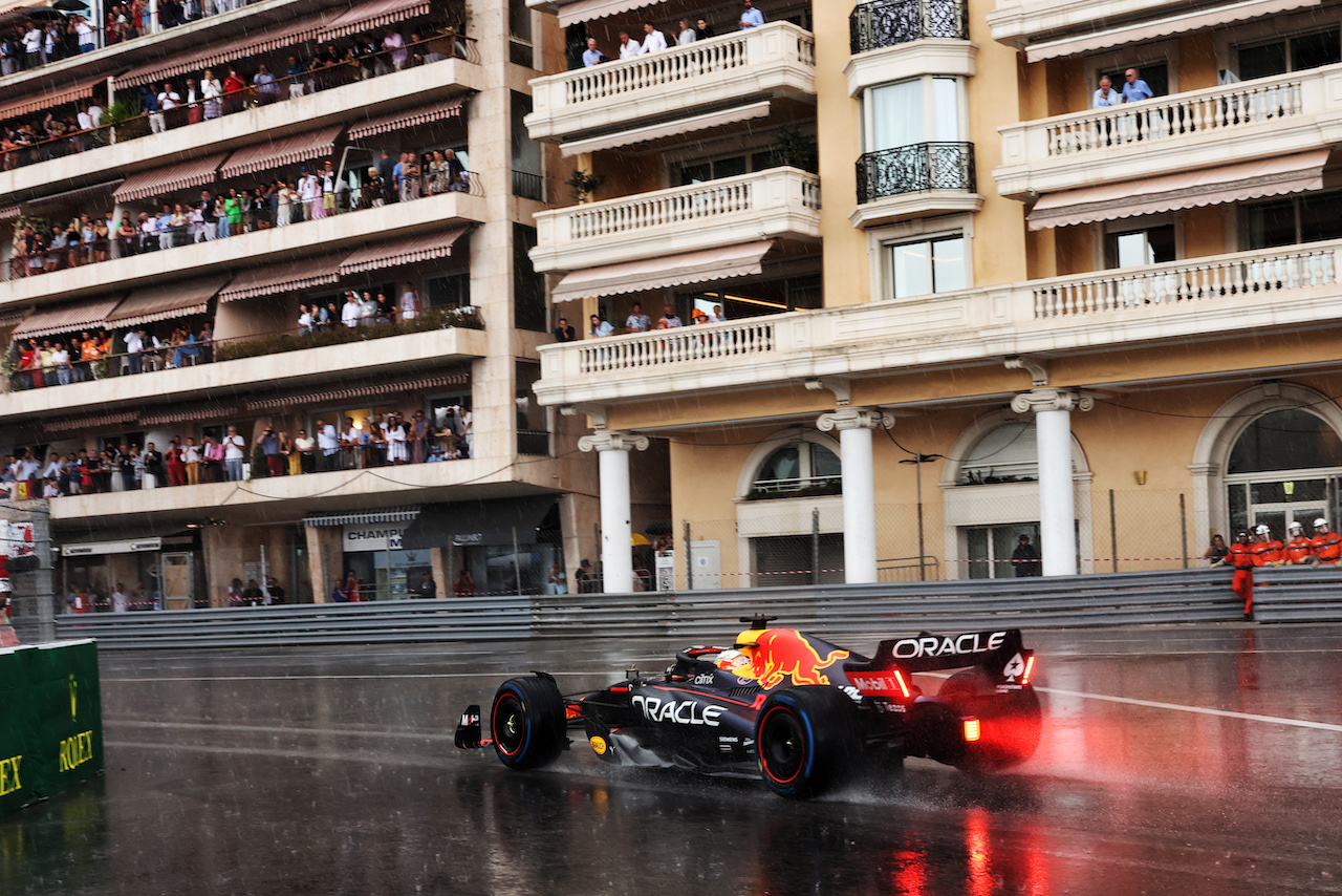 GP MONACO, Max Verstappen (NLD) Red Bull Racing RB18.
29.05.2022. Formula 1 World Championship, Rd 7, Monaco Grand Prix, Monte Carlo, Monaco, Gara Day.
- www.xpbimages.com, EMail: requests@xpbimages.com © Copyright: Bearne / XPB Images